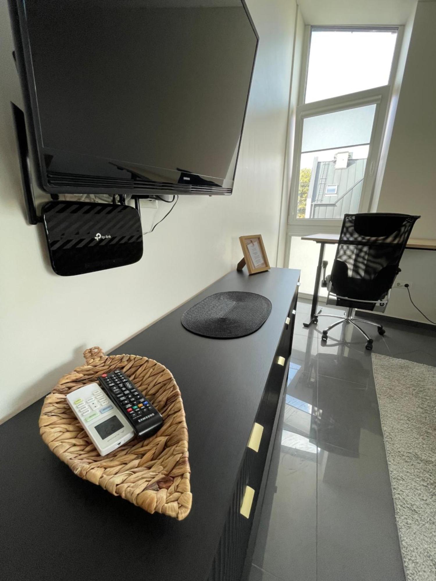 Apartment Krantine - Self Check In Kaunas Bagian luar foto